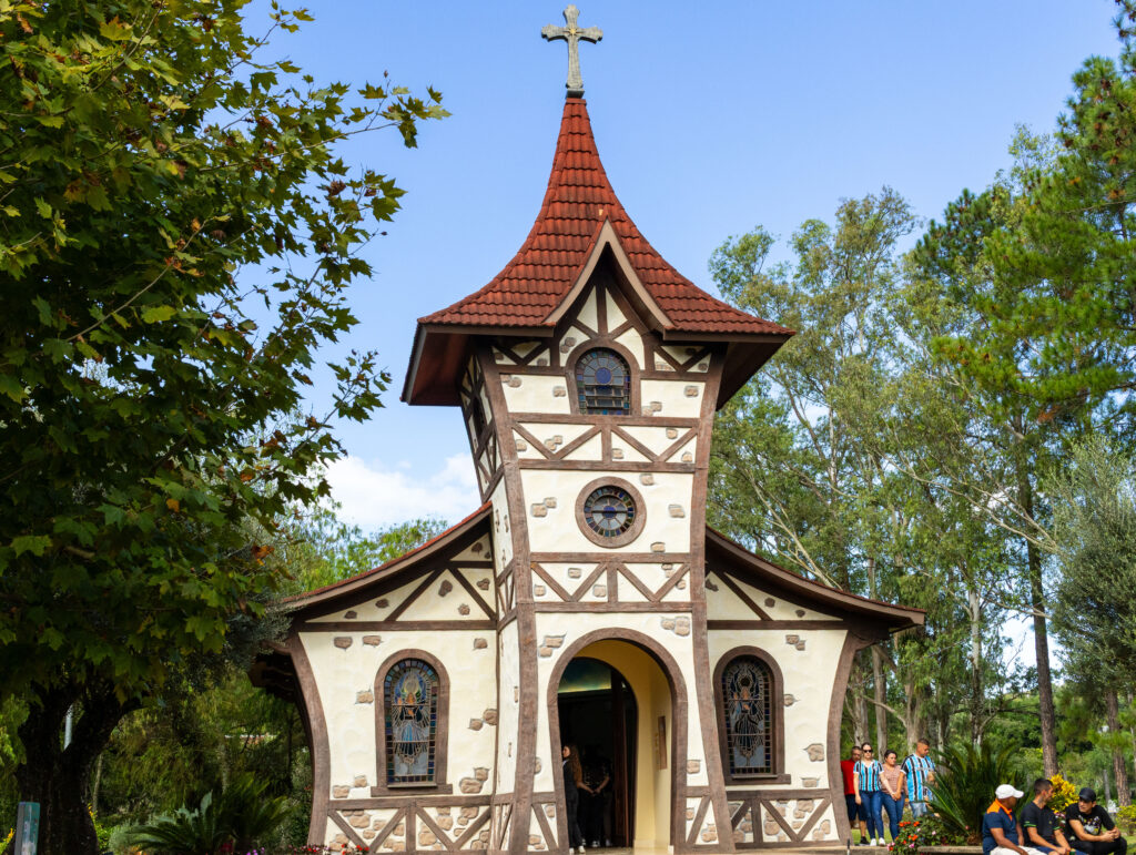 Igreja Mãe Santíssima – Alles Blau